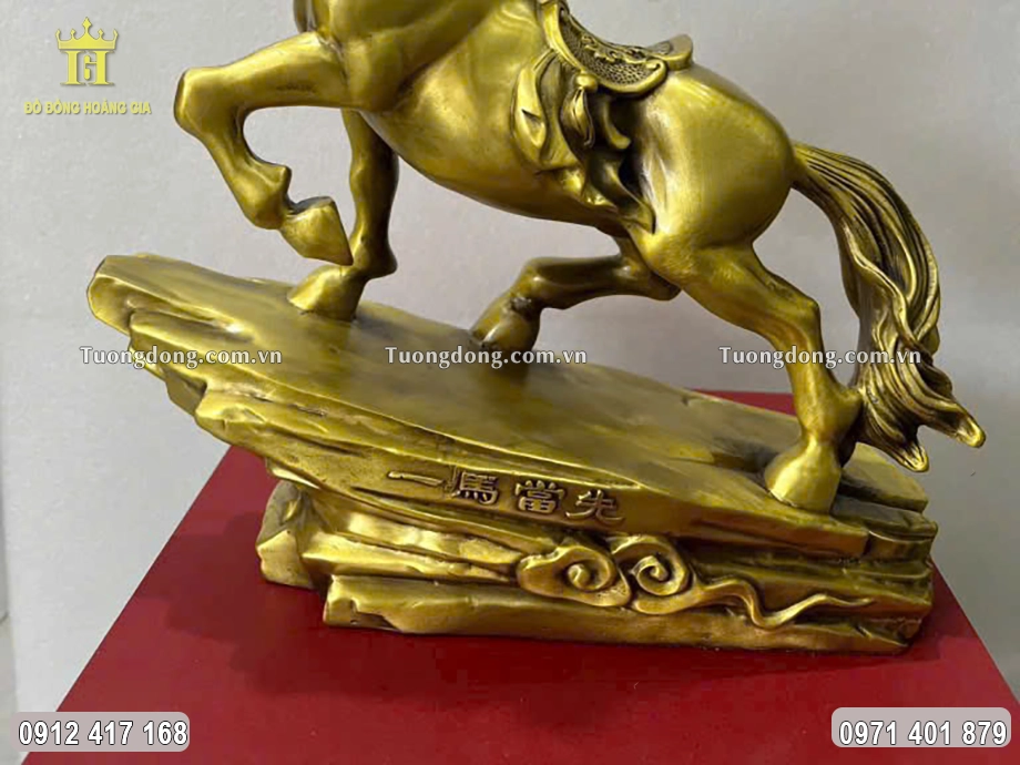 Vật phẩm thích hợp đặt trong không gian phòng khách và phòng làm việc